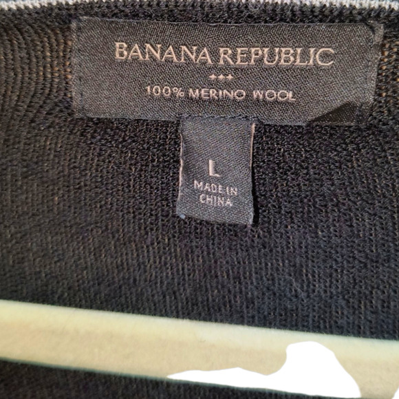 Banana Republic factory 100% Merino Wool Black Long Sleeve V-neck Sweater Sz Ll - Picture 2 of 13